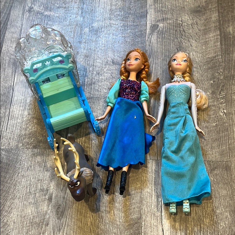 Elsa Anna Swen dolls with snow sleight